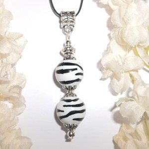 Beaded Necklace Black and White Zebra Animal Print Fashion Jewelry Gift NWT 7343
